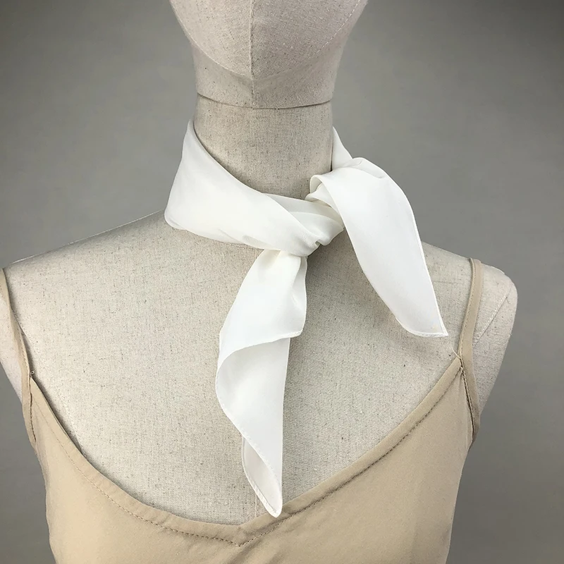 Nieuwe Dames Zijden Sjaal Vier - Ascot Neck Scarf recensie en prijs