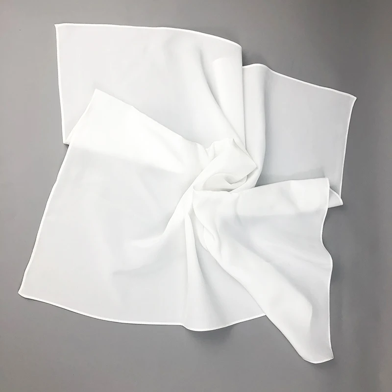 Nieuwe Dames Zijden Sjaal Vier - Ascot Neck Scarf recensie en prijs