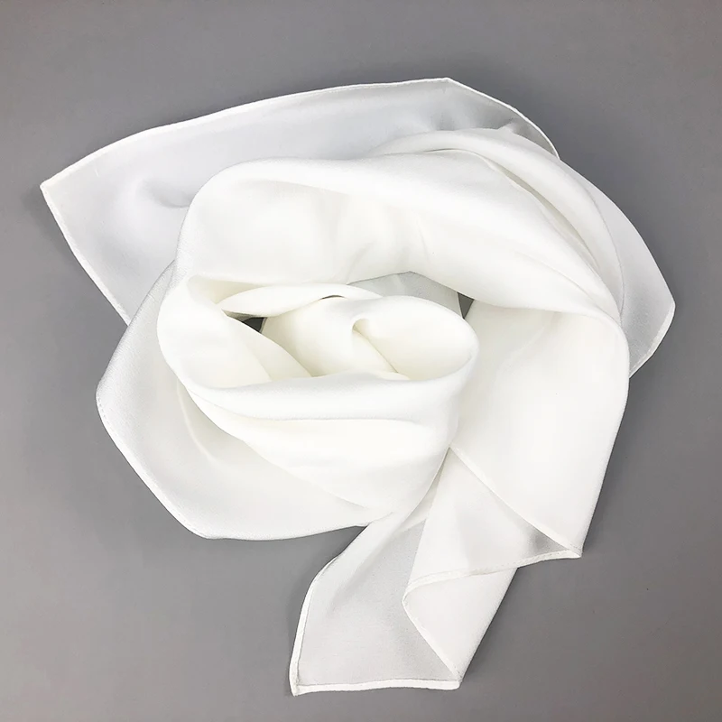 Nieuwe Dames Zijden Sjaal Vier - Ascot Neck Scarf recensie en prijs