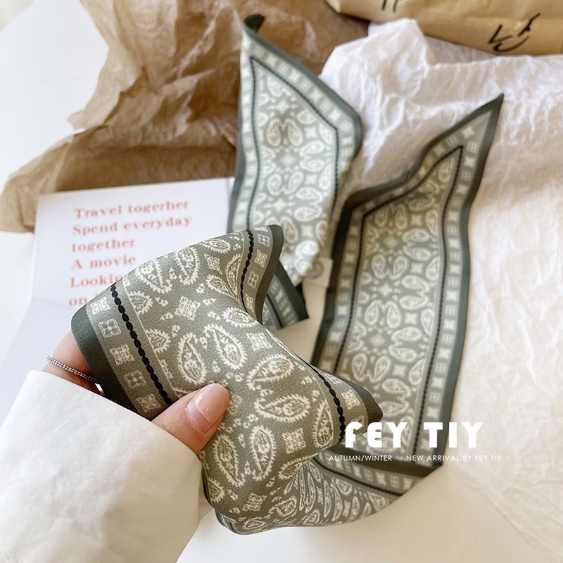 Set Serie Zijde Satijn Sjaal V - Ascot Neck Scarf recensie en prijs