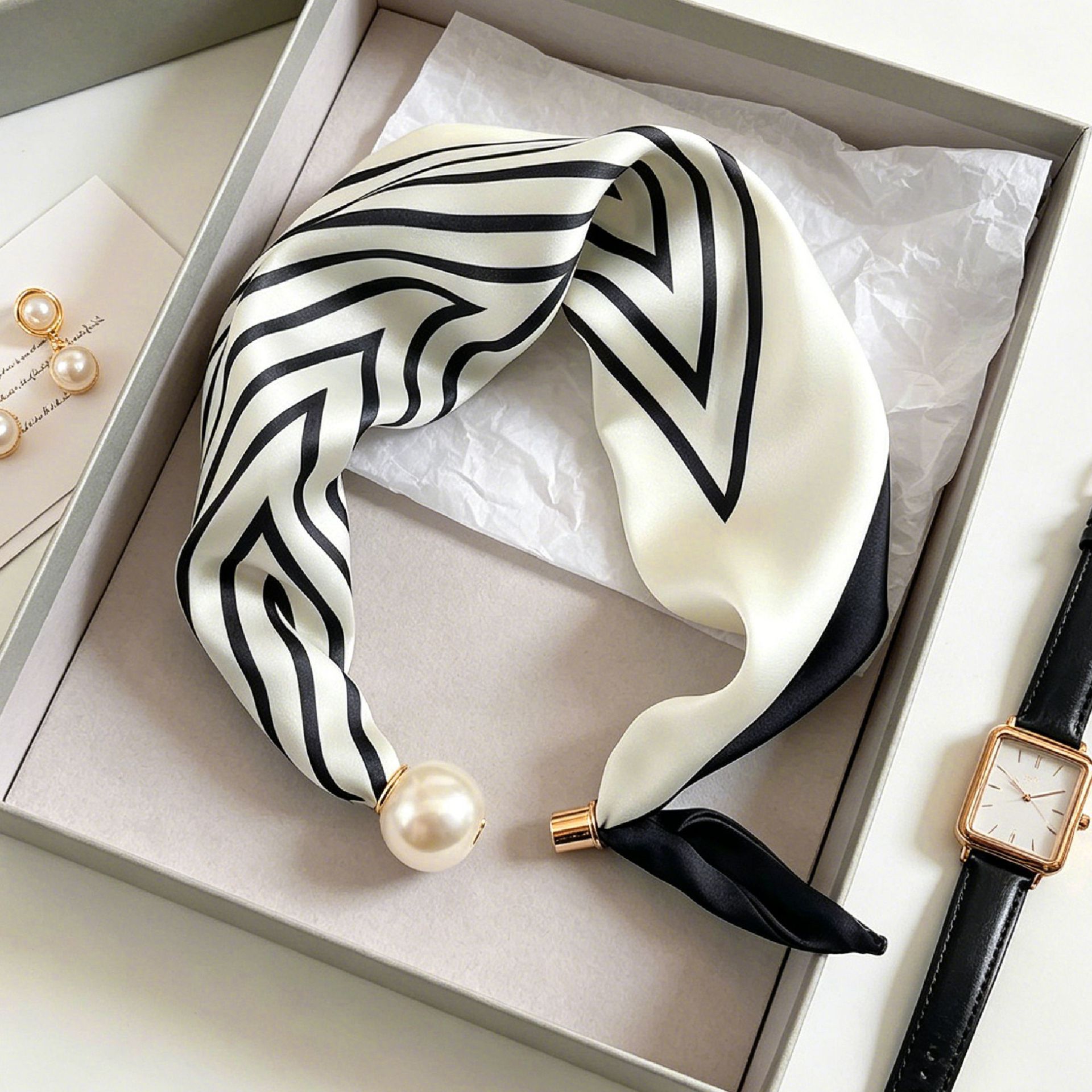 Elegante chique parelstreep sj - Ascot Neck Scarf recensie en prijs